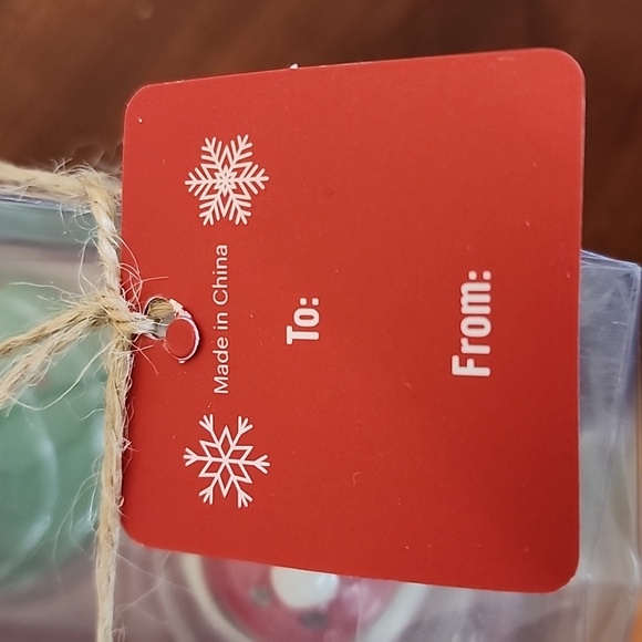 Christmas Salt and Pepper Set - Picture 3 of 3